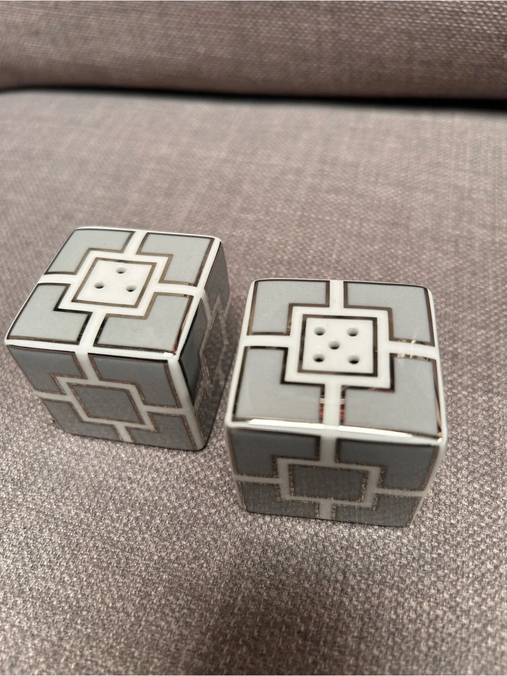 JONATHAN ADLER 2-pcs Geometric Porcelain Cube Salt & Pepper Shakers #0702261